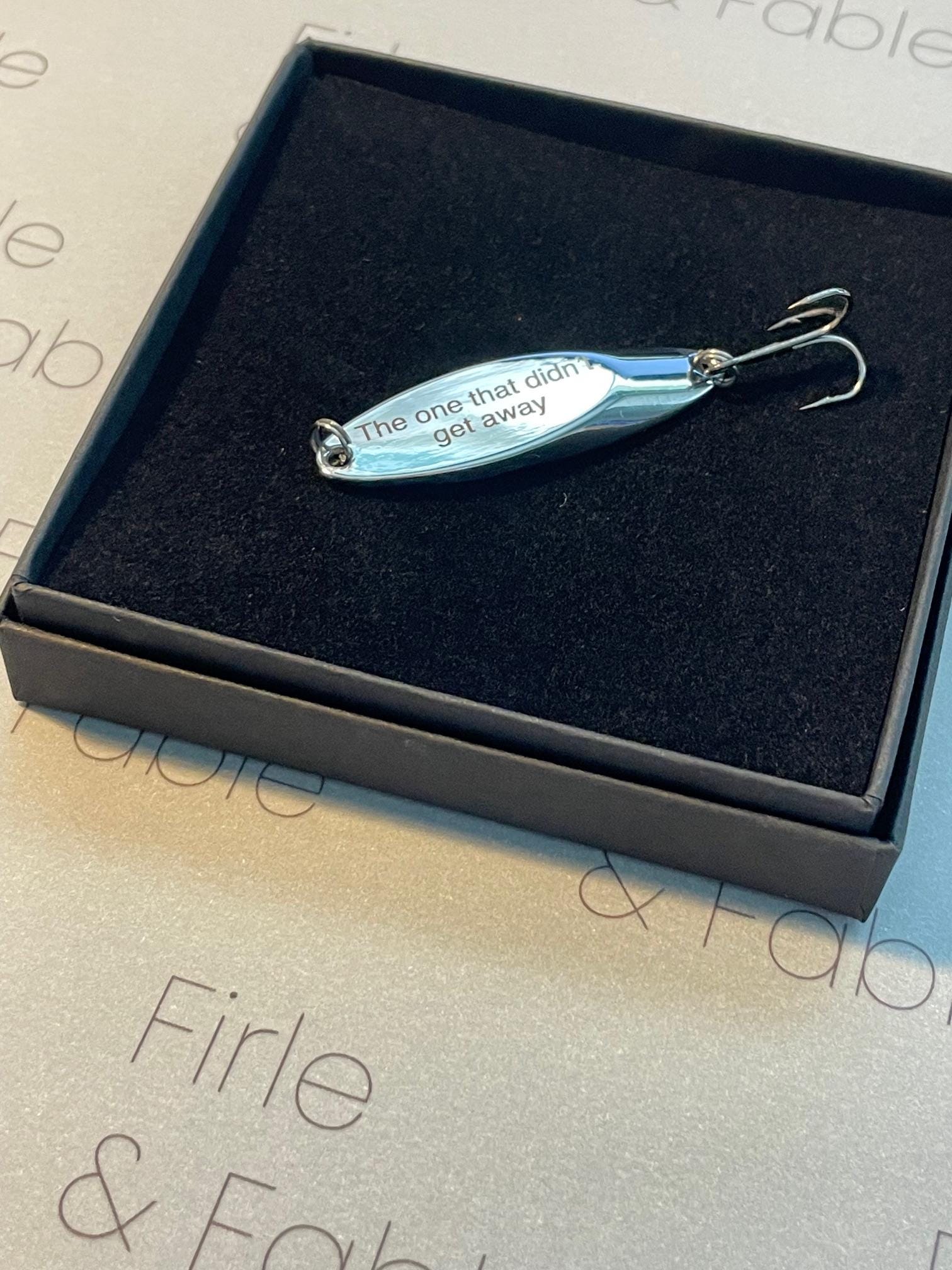 Personalised Fishing Lure Keepsake Gift – Custom Engraved Fisherman Gift, Tackle Box Accessory, Father’s Day or Birthday Gift for Him