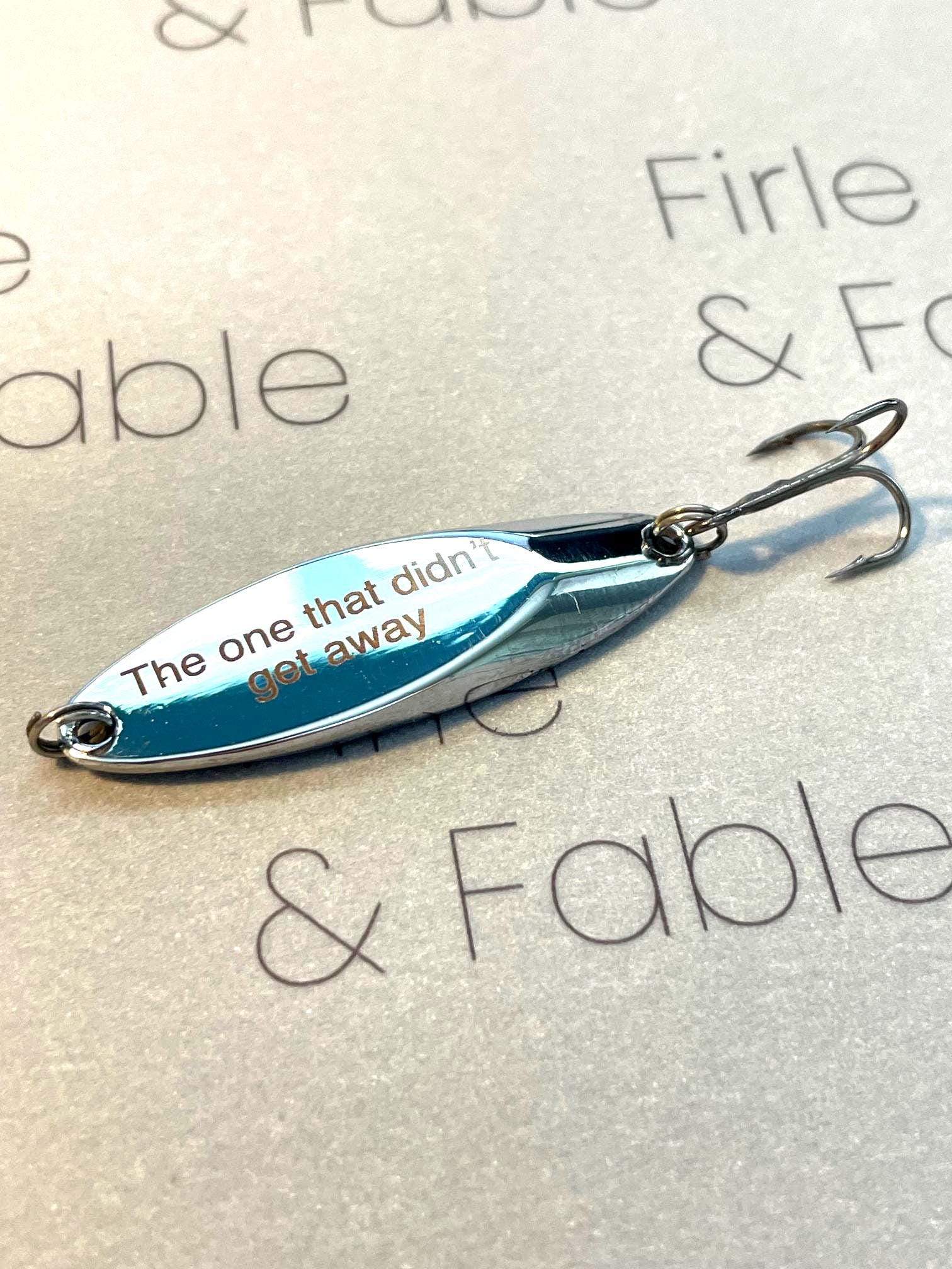 Personalised Fishing Lure Keepsake Gift – Custom Engraved Fisherman Gift, Tackle Box Accessory, Father’s Day or Birthday Gift for Him